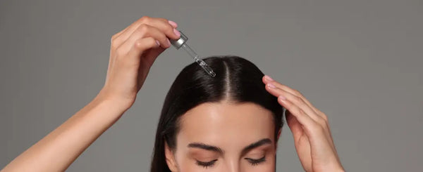 Pellicules : causes, solutions naturelles et huiles efficaces